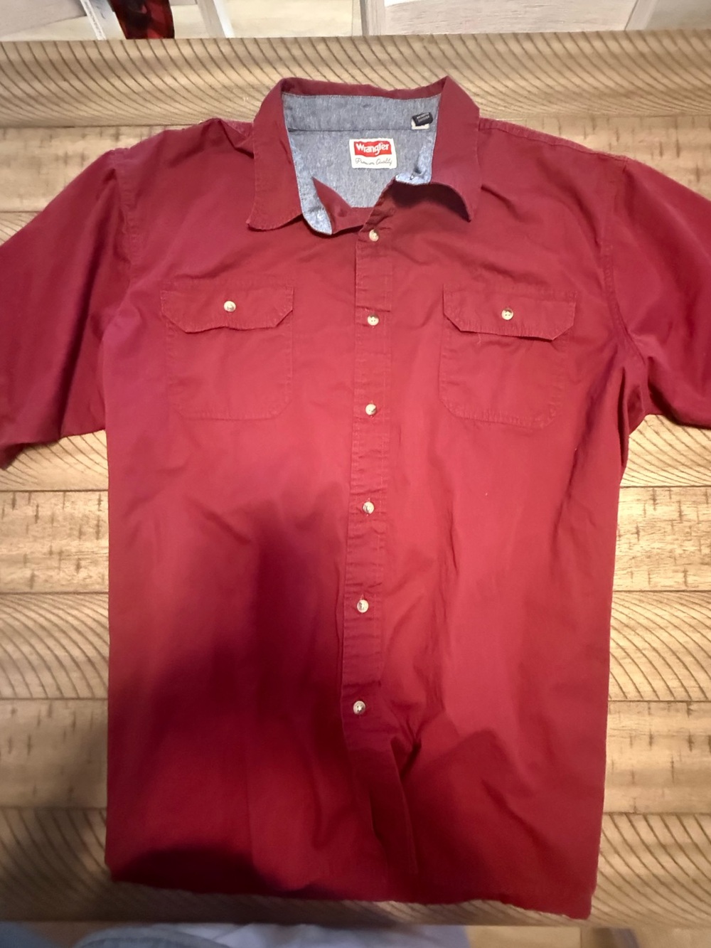 Wrangler Men's Short Sleeve Button-Down Shirt in Deep Red